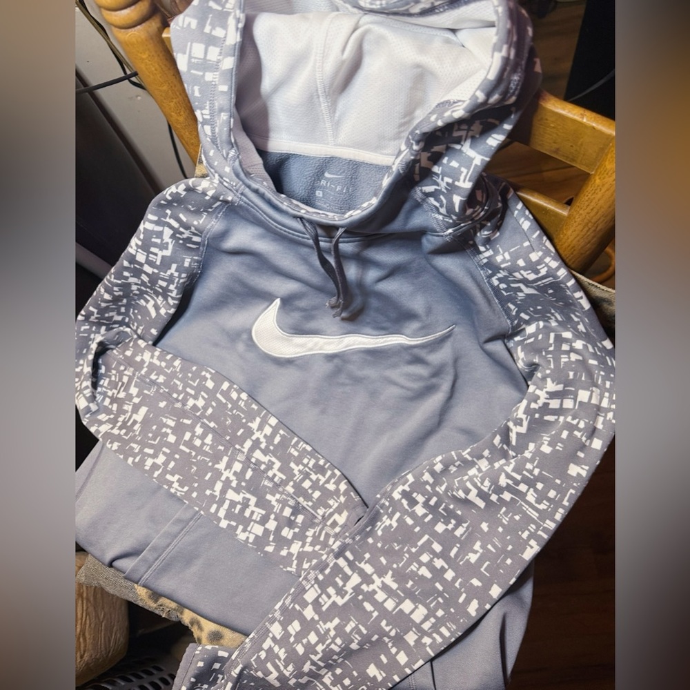 Nike Unisex Small Gray Hoodie with White Pattern Cool Design